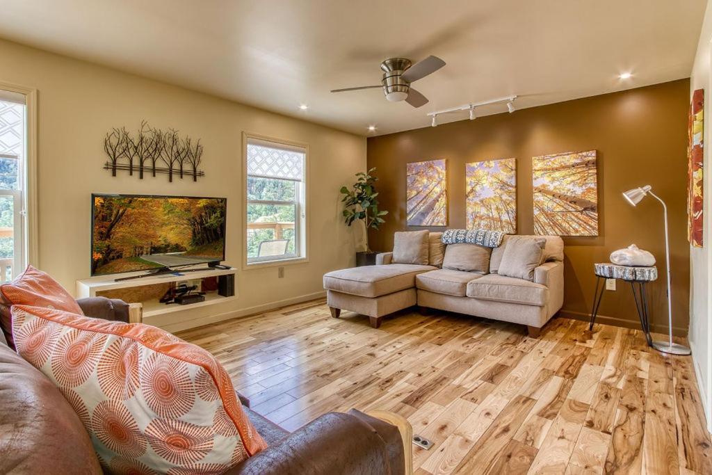Key Lime Pie, Hot Tub,Wifi, 1089 Free Tickets Each Paid Day, Dollywood And More Gatlinburg Exterior foto