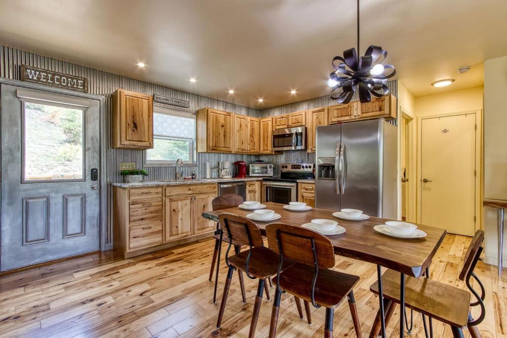 Key Lime Pie, Hot Tub,Wifi, 1089 Free Tickets Each Paid Day, Dollywood And More Gatlinburg Exterior foto