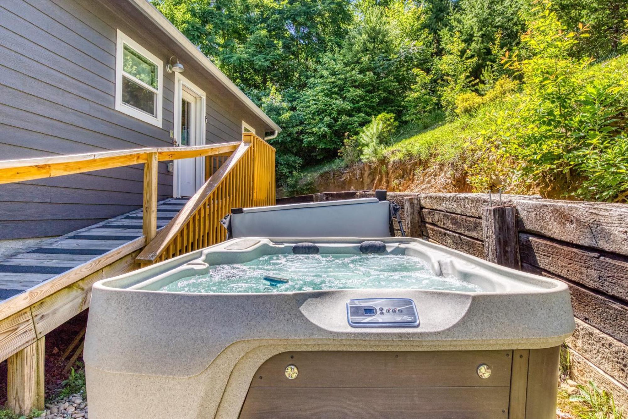 Key Lime Pie, Hot Tub,Wifi, 1089 Free Tickets Each Paid Day, Dollywood And More Gatlinburg Exterior foto